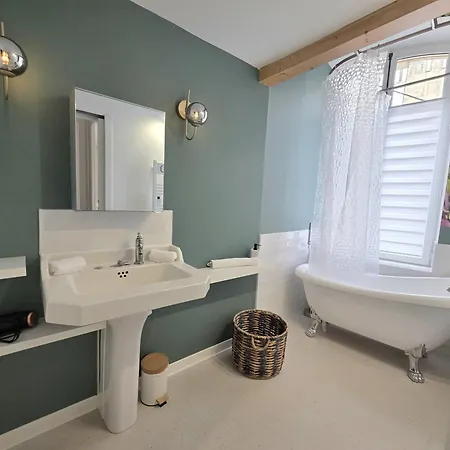 Cocon Urbain Avec Terrasse Privee Au Coeur Du Centre-ville 公寓