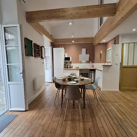 Cocon Urbain Avec Terrasse Privee Au Coeur Du Centre-ville * Vindelle