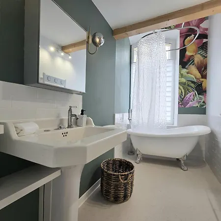 公寓 Cocon Urbain Avec Terrasse Privee Au Coeur Du Centre-ville