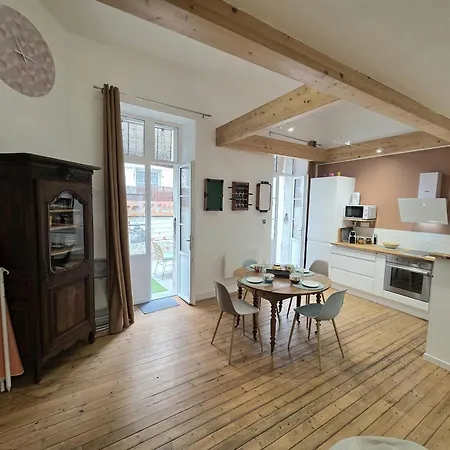 Cocon Urbain Avec Terrasse Privee Au Coeur Du Centre-ville * Vindelle