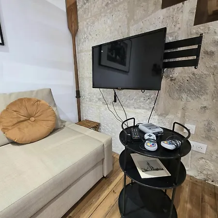 Cocon Urbain Avec Terrasse Privee Au Coeur Du Centre-ville * Vindelle