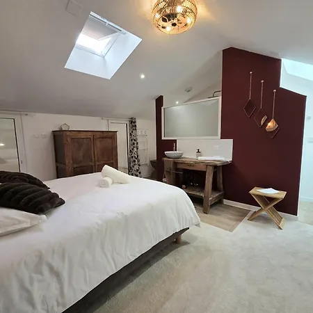 Cocon Urbain Avec Terrasse Privee Au Coeur Du Centre-ville * Vindelle